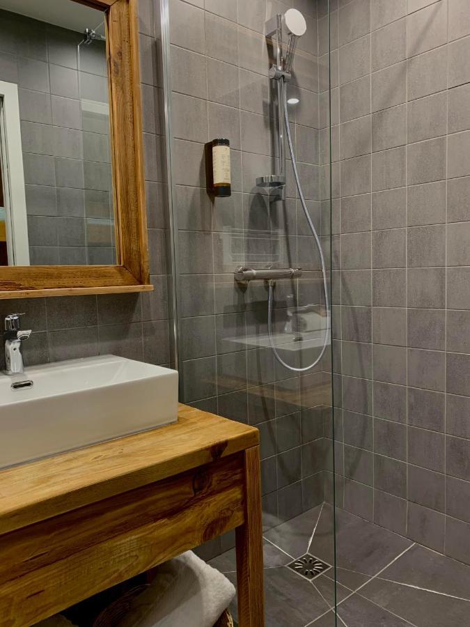 Hotel Lac Bleu 1650 Saint-Francois-Longchamp Εξωτερικό φωτογραφία