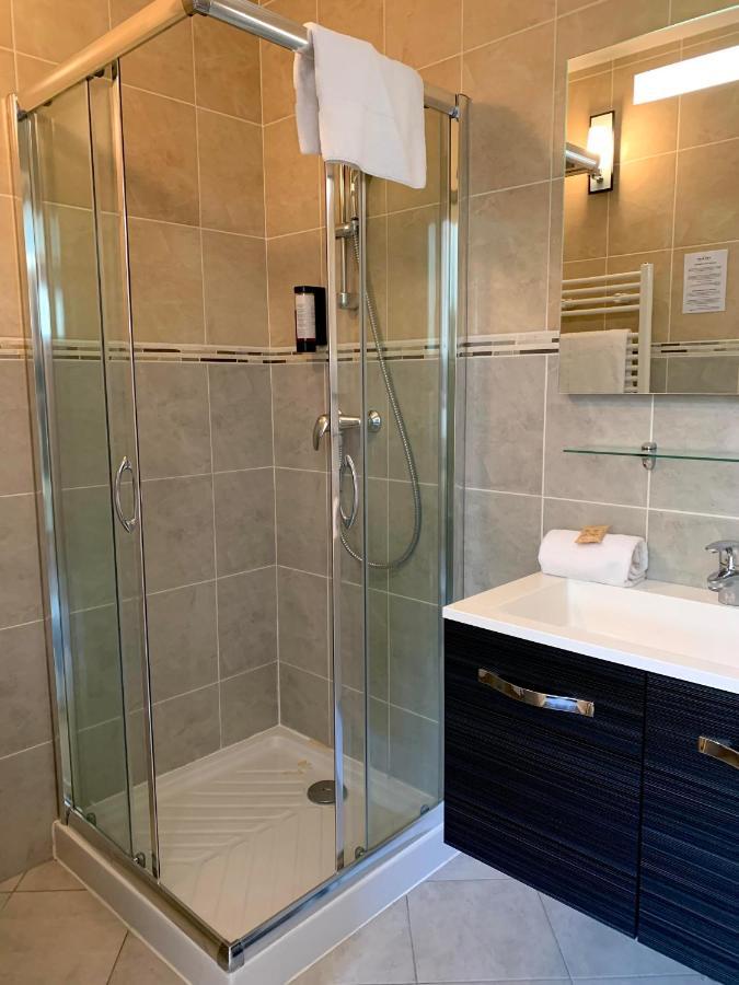 Hotel Lac Bleu 1650 Saint-Francois-Longchamp Εξωτερικό φωτογραφία